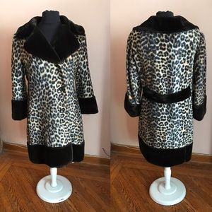 Vintage leopard faux fur coat 🧥